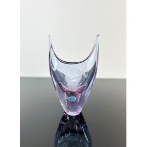 Miloslav Klinger (1922 - 1999), Alexandrite Glass Vase with Hand-Engraved Woman by Železný Brod Glassworks