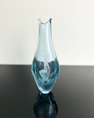 Miloslav Klinger (1922 - 1999), Alexandrite Glass Vase with Engraved Woman by Železný Brod Glassworks