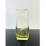 Miloslav Klinger (1922 - 1999), Engraved Bird Art Glass Vase by Železný Brod (ZvS), 1960s