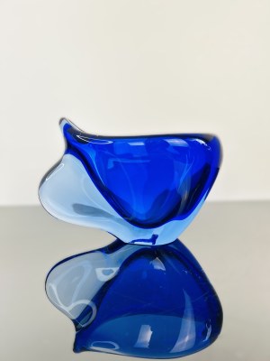 Mária Stáhlíková & Milena Velíšková, Blue Art Glass Vase by Mária Stáhlíková & Milena Velíšková, Škrdlovice Glassworks, 1960, Model 6014
