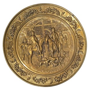 Decorative plate with a scene before the hunt