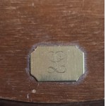 Drewniana szkatułka na biżuterię z monogramem