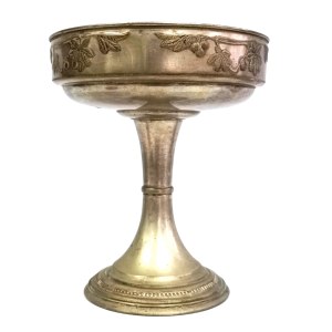 Decorative platter in the form of a cup