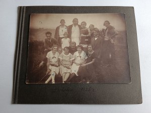 PHOTO ON CARD FROM OLD ALBUM DROHOBYCH, GROUP OF PEOPLE, 1925