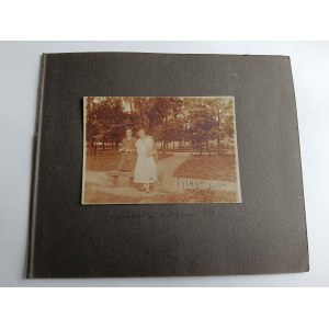 ZESTAW 2 ZDJĘĆ NA KARCIE ZE STAREGO ALBUMU TREMBOWLA 1924 R