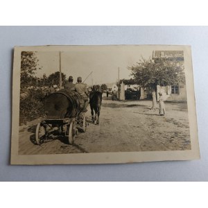 ZDJĘCIE KUTY UKRAINA OBWÓD iwanofrankiwski 1916 R, ŻOŁNIERZE, WIEŚ, BECZKA, KONIE