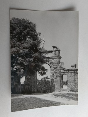 PHOTO ZAWIEPRZYCE, BAROQUE ENTRANCE GATE, PHOTO MYSTKOWSKI KACZKOWSKI