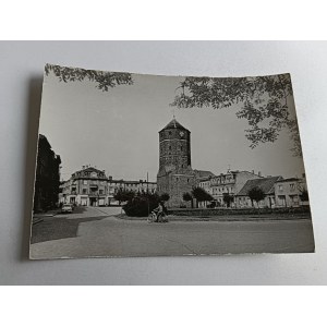 ŻNIN RYNEK ZE STARYM RATUSZEM