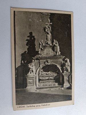 LVIV SARCOPHAGUS BY THE CATHEDRAL, DAMAGED