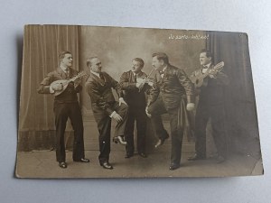 ORCHESTRA MUSICIANS GUITAR MANDOLIN VIOLIN