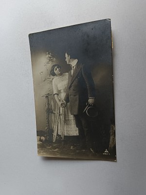 MAN AND WOMAN COUPLE
