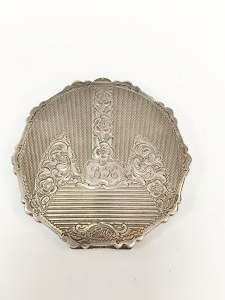 Silver powder box