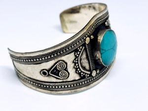 Silver-plated eastern style bracelet with turquoise