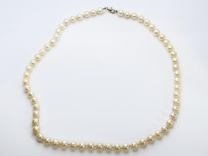 Gold Akoya saltwater pearl necklace