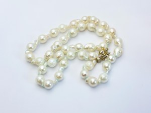 Silver Akoya saltwater pearl necklace