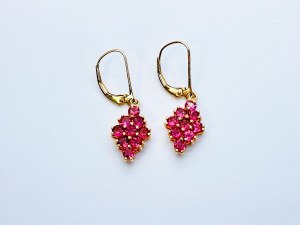 Gold 9K/375 Earrings with Pink Garnets