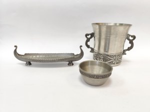 Norse set: Viking boat, tinsel and cup