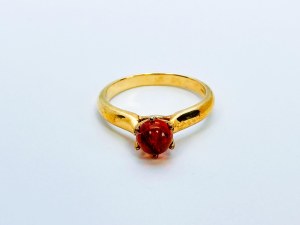 9K/375 Gold Ring with Natural Amber