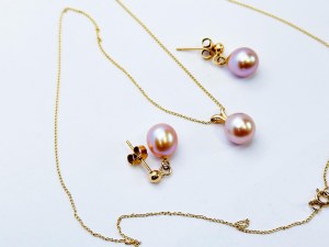 Gold 9K/375 set with pink Freshwater Pearls