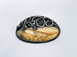 Silver Hunting Brooch with Jasper