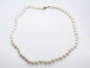 Gold Akoya saltwater pearl necklace