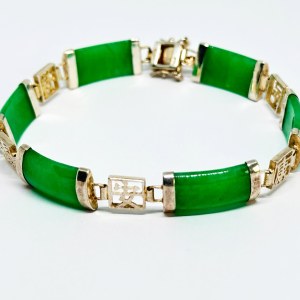 Silver bracelet with dyed Jadeite in Asian style