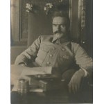 Chief J. Pilsudski in his carriage at the Lviv train station, circa 1920.