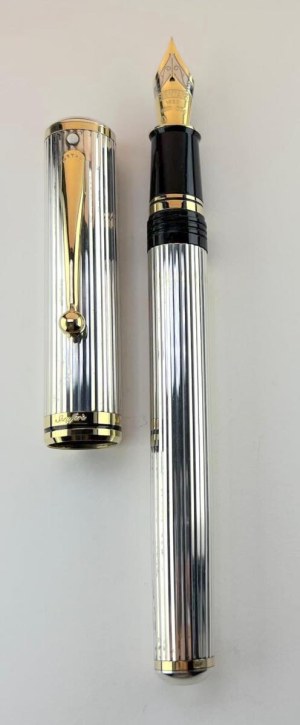 Pen - Sheaffer Grand Connaisseur in silver with godron pattern in perfect condition...