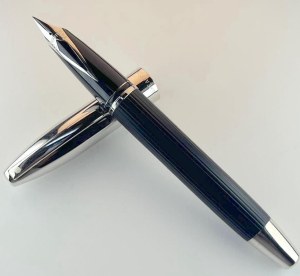 Pen - Sheaffer Legacy II with palladium cap and godron black body...