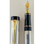 Pen - Parker Duofold International with silver casing in perfect...
