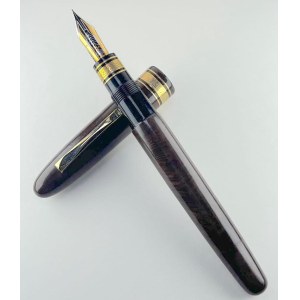 Pen - The Omas AM 1987 was designed by Gianluca Malaguti, Armando Simoni's nephew...