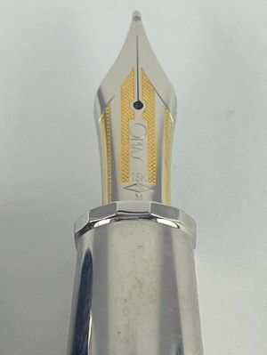 Pen - The Omas Paragon New Style, also called Grand Paragon, was introduced in the early 2000s...