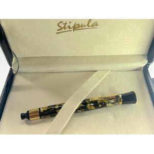Pen - This special pen is dedicated to a woman, named Iris, who was a relative of Stipula’s founder...