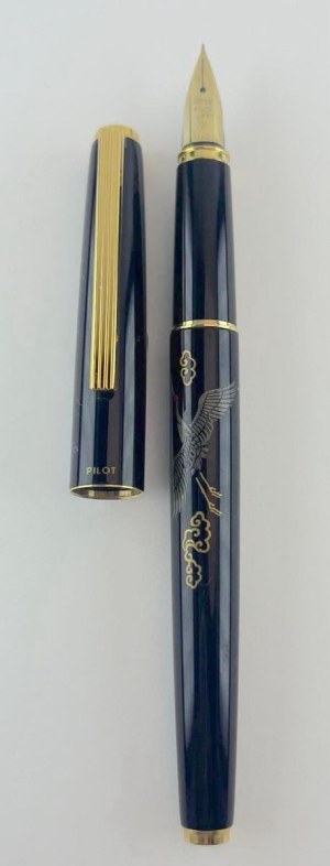 Pen - Vintage Pilot pen with maki-e decoration of a crane...