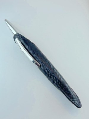 Pen - Jorg Hysek is a well-known watch designer who has lent his aesthetic to pens...