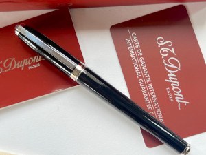 Pen - Fidelio fountain pen in black lacquer in unused condition with original box and papers...