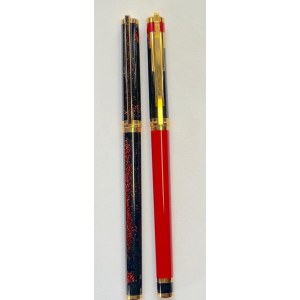 Pen - Lot of two Dupont Classic fountain pens: brown lacquer with gold...