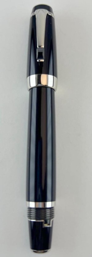 Pen - Montblanc Boheme small size in black resin with retractable nib and black stone...