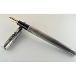 Pen - This Yard O’ Led set in sterling silver with barley decoration is in unused conidition...