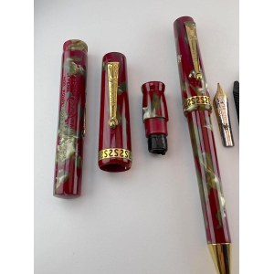 Pen - Lot of spare parts comprising a Delta Pompei fountain pen with damaged section...