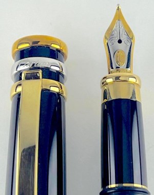 Pen - Cartier Trinity fountain pen black lacquer with box...