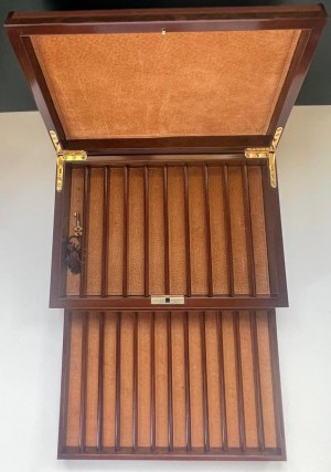 Pen - Elegant pen cabinet in briarwood and swede with boarskin internal lining...
