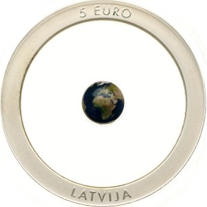 Latvia 5 Euro 2016 The Earth
