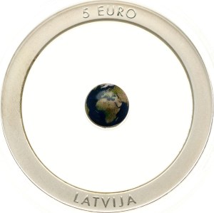 Latvia 5 Euro 2016 The Earth