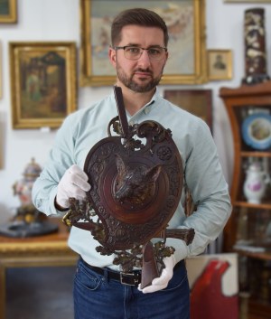 Pair of hunting plaques, polychrome cast iron, con. 19th c.