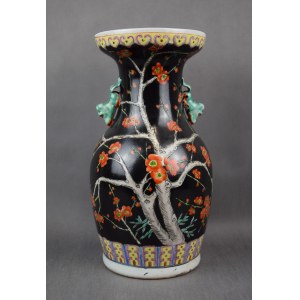Famille noire vase, China, 19th/20th century.