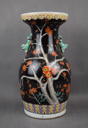 Famille noire vase, China, 19th/20th century.