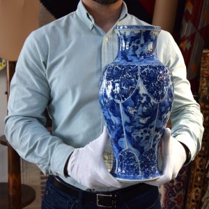 Kangxi style vase, China, 19th century.