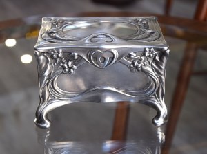 Art Nouveau sugar bowl 
