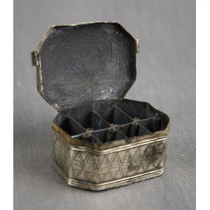 Lampka chanukowa podróżna, Srebro 11 łut, Niemcy lub Polska, XVIII/XIX w., judaica